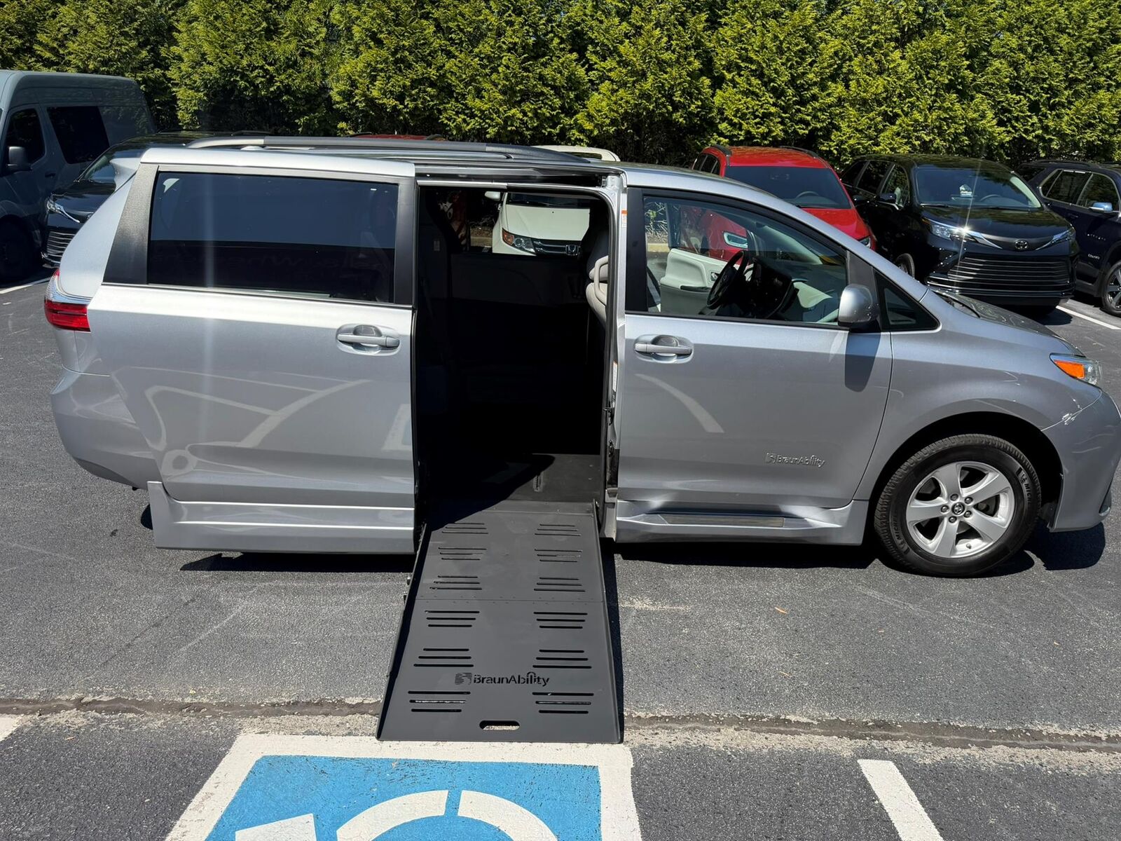 2018 TOYOTA Sienna