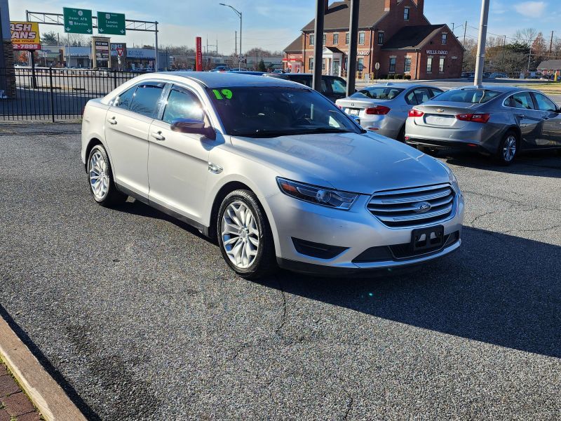 2019 FORD Taurus