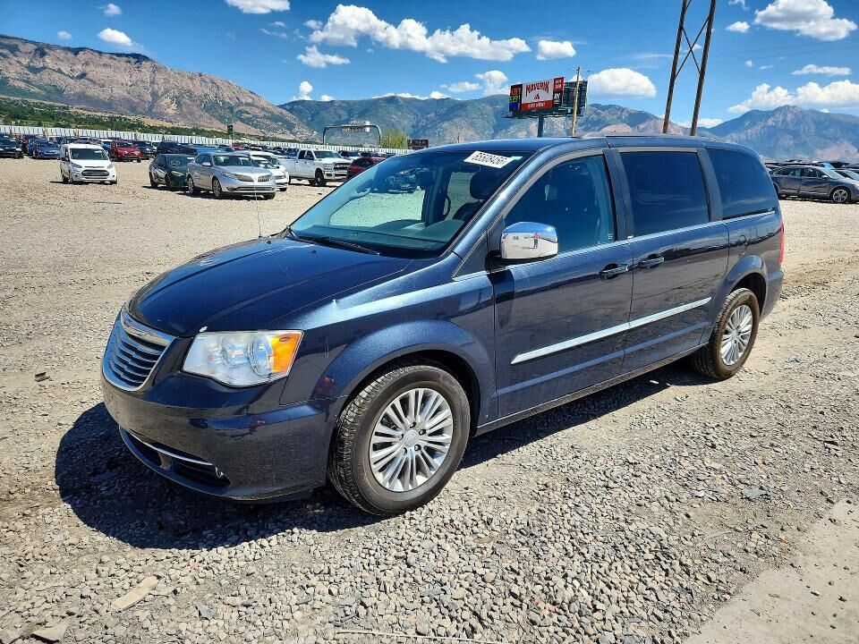2014 CHRYSLER Town and Country