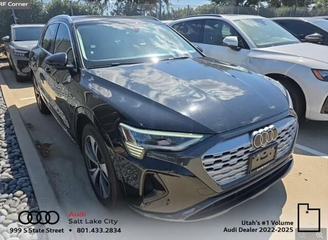 2024 AUDI Q8