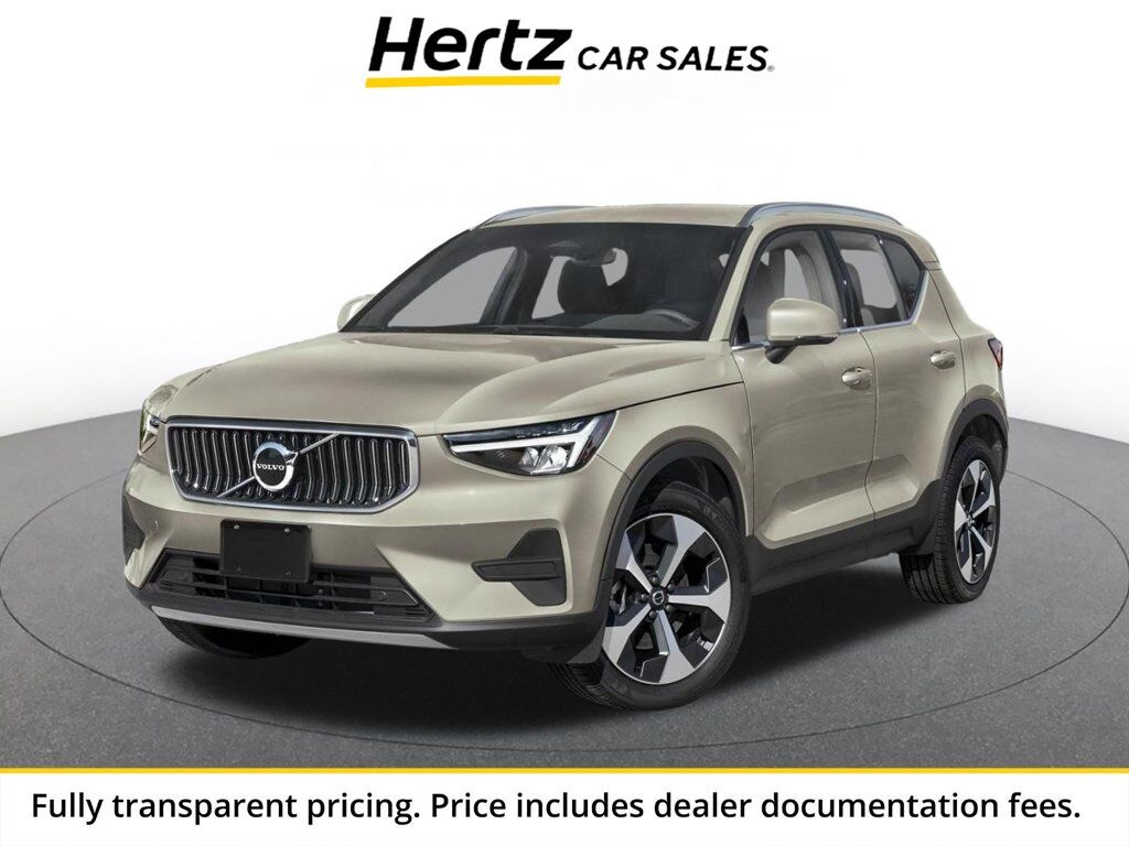 2024 VOLVO XC40