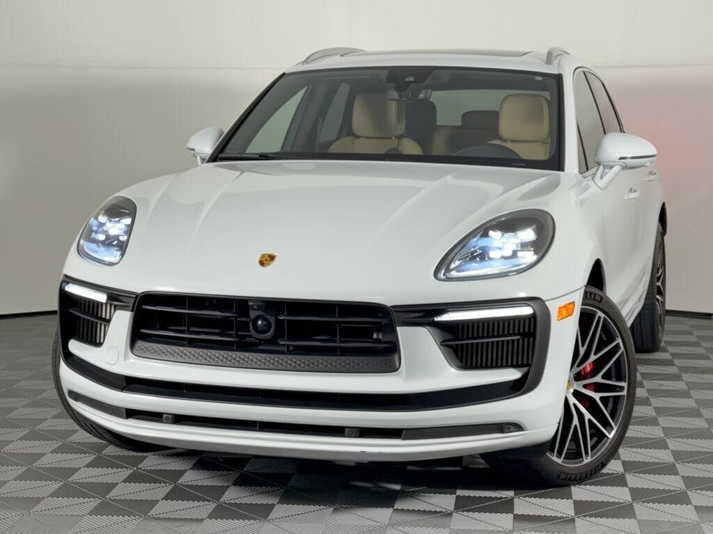 2023 PORSCHE Macan