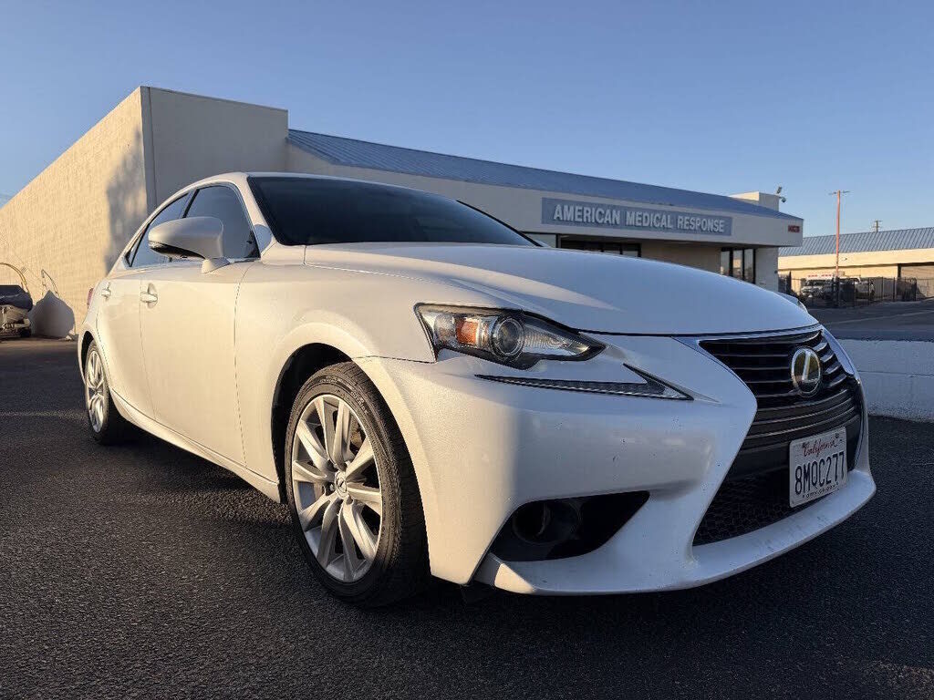 2016 LEXUS IS