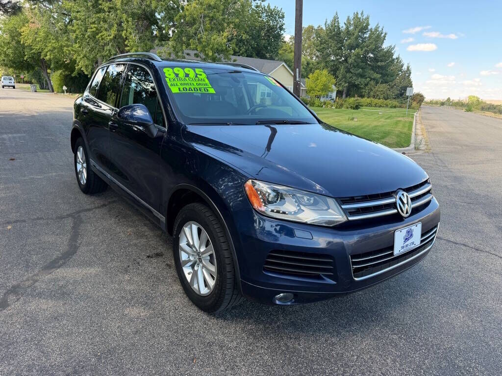 2013 VOLKSWAGEN Touareg