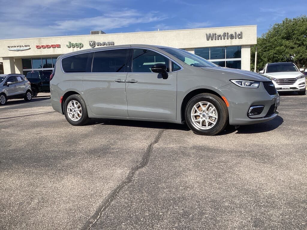 2025 CHRYSLER Pacifica