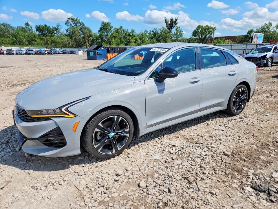 2022 KIA K5