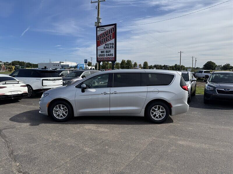 2023 CHRYSLER Pacifica