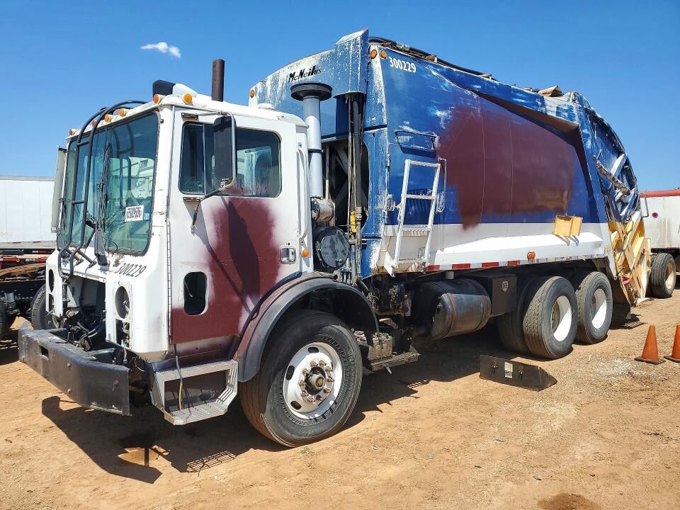 2003 MACK MR