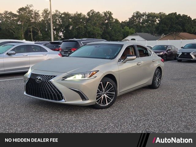 2025 LEXUS ES