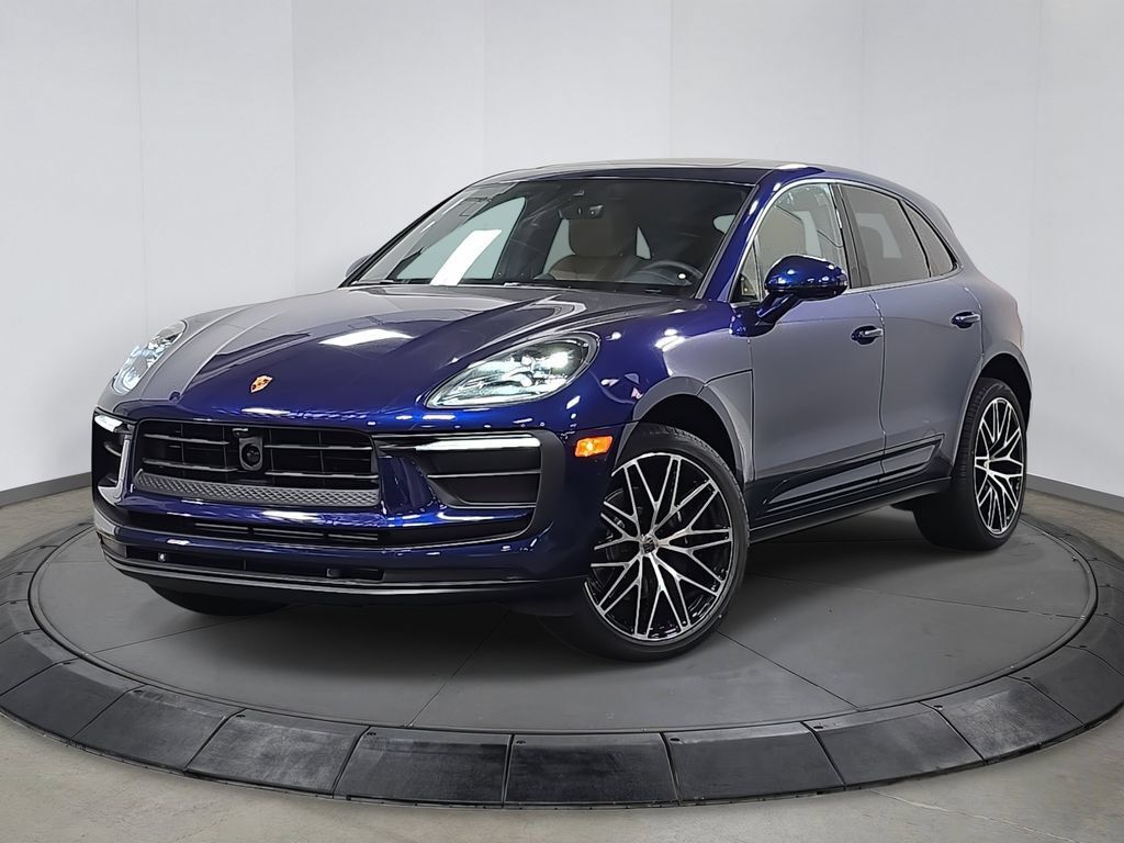 2025 PORSCHE Macan