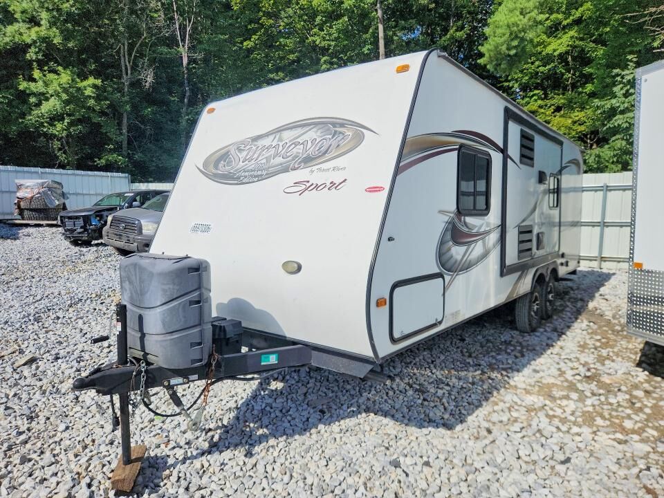 2013 FOREST RIVER Surveyor