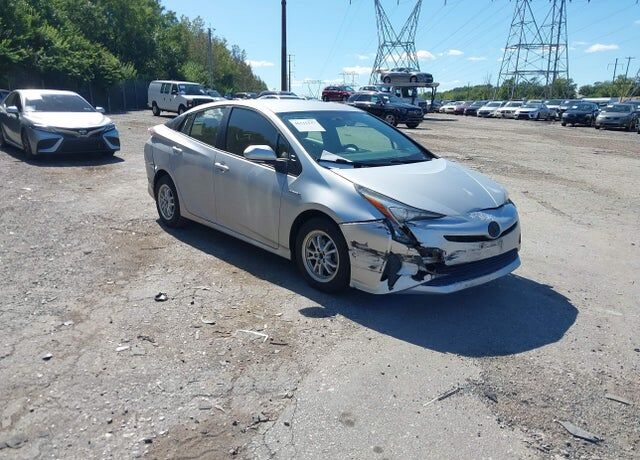 2016 TOYOTA PRIUS