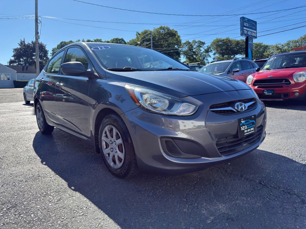 2012 HYUNDAI Accent