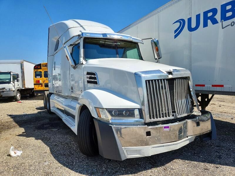 2022 WESTERN STAR 5700