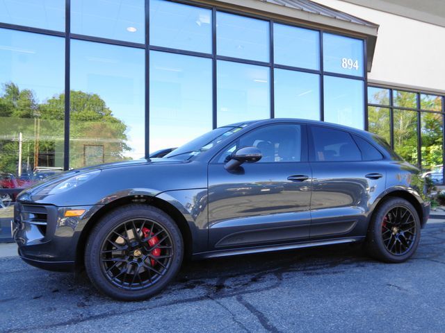 2020 PORSCHE Macan