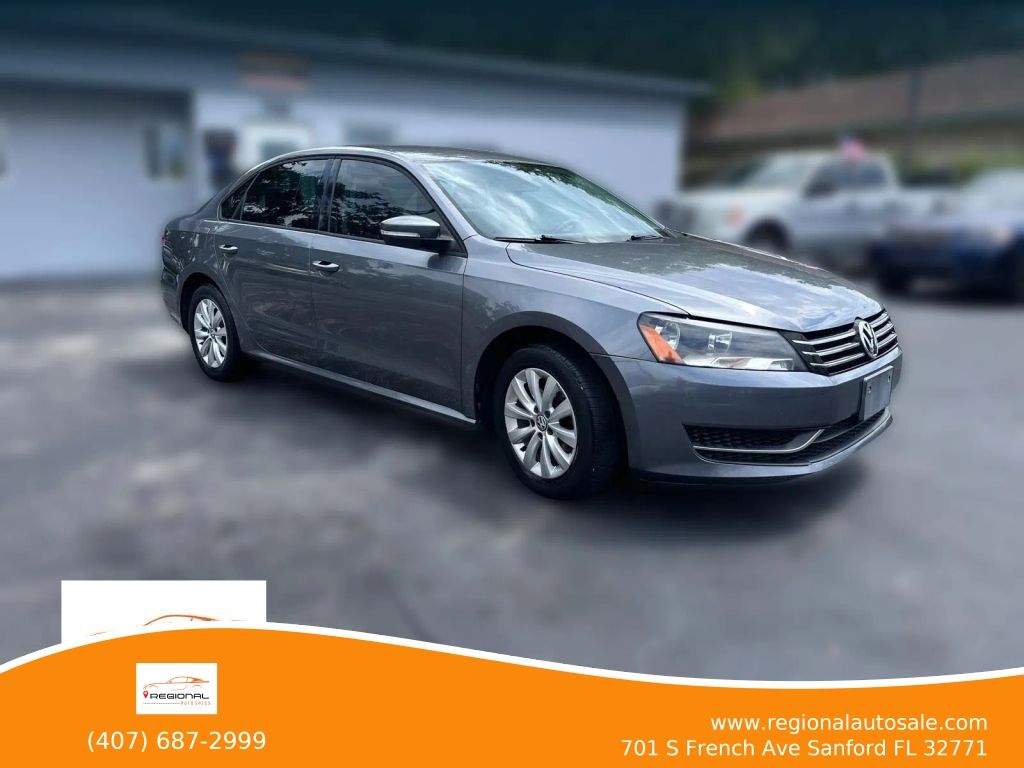 2013 VOLKSWAGEN Passat