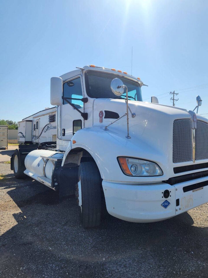 2017 KENWORTH T4 Series