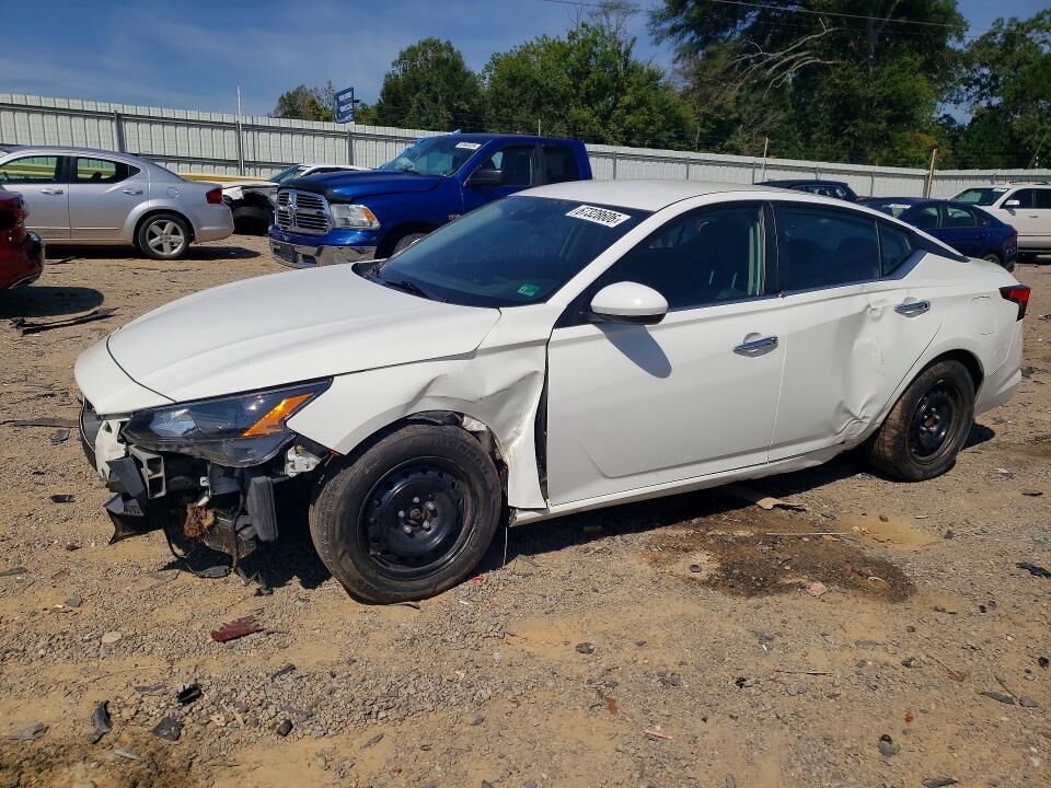 2022 NISSAN Altima
