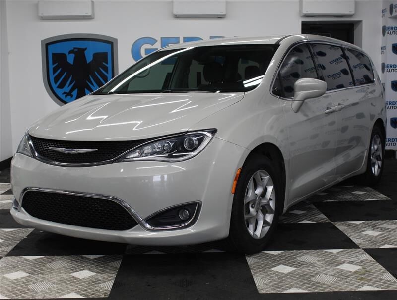 2019 CHRYSLER Pacifica