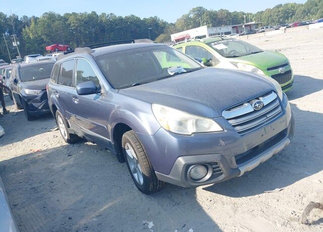 2013 SUBARU Outback