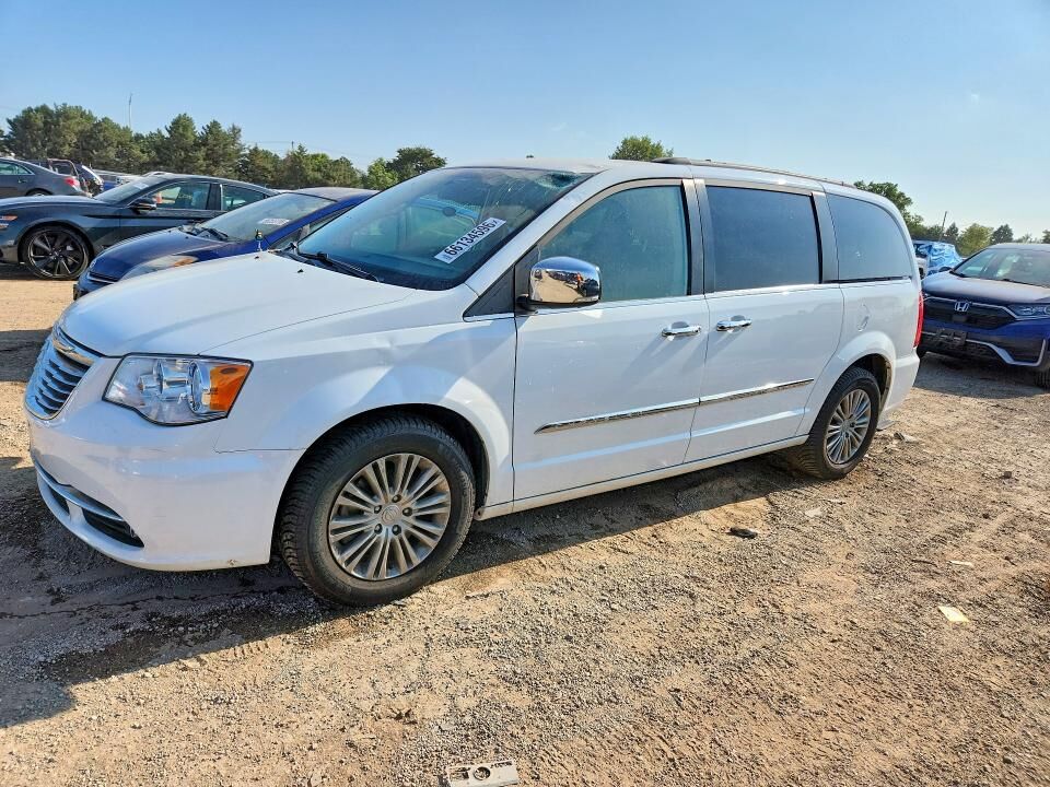 2015 CHRYSLER Town and Country