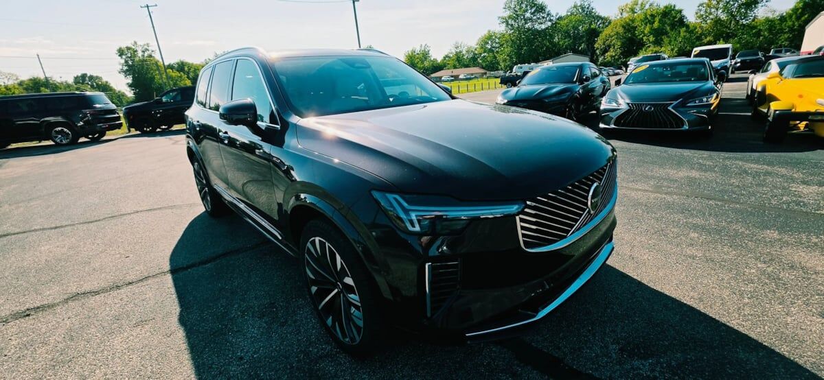 2025 VOLVO XC90