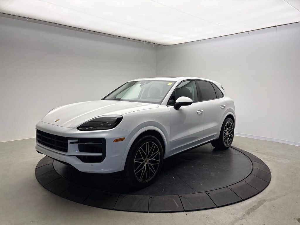 2024 PORSCHE Cayenne