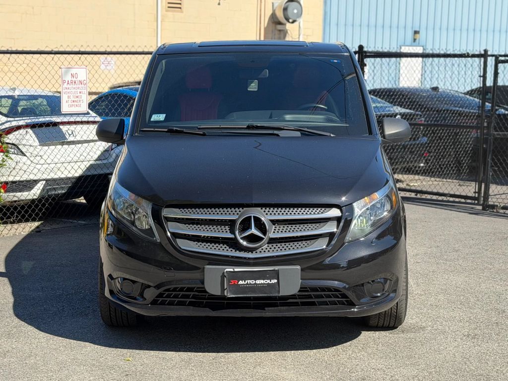 2018 Mercedes-Benz METRIS