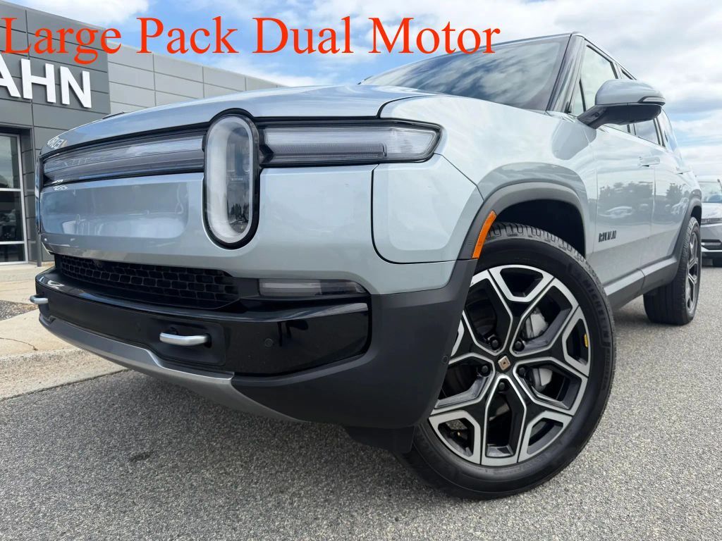 2025 RIVIAN R1S