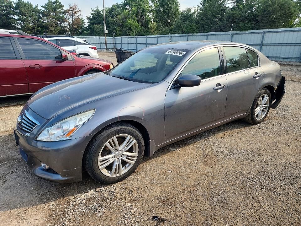 2013 INFINITI G37