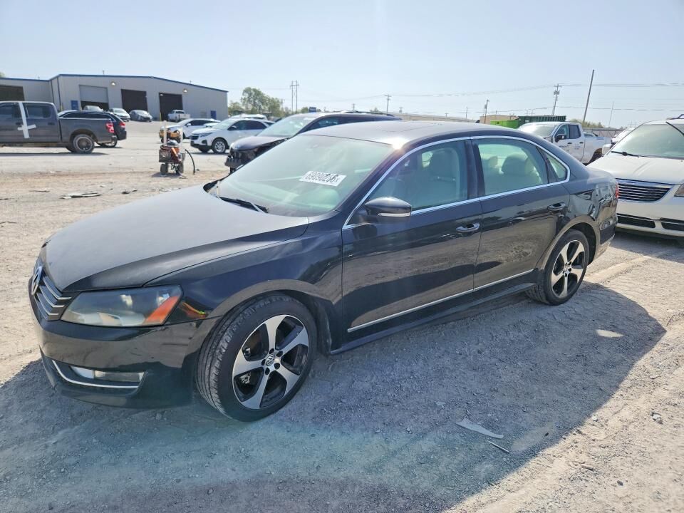 2014 VOLKSWAGEN Passat