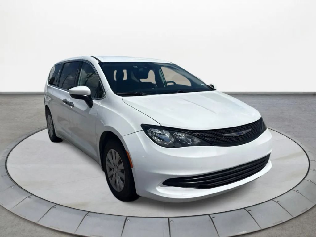 2020 CHRYSLER Voyager