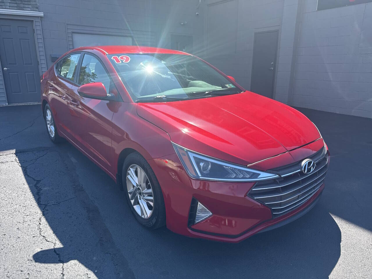 2019 HYUNDAI Elantra