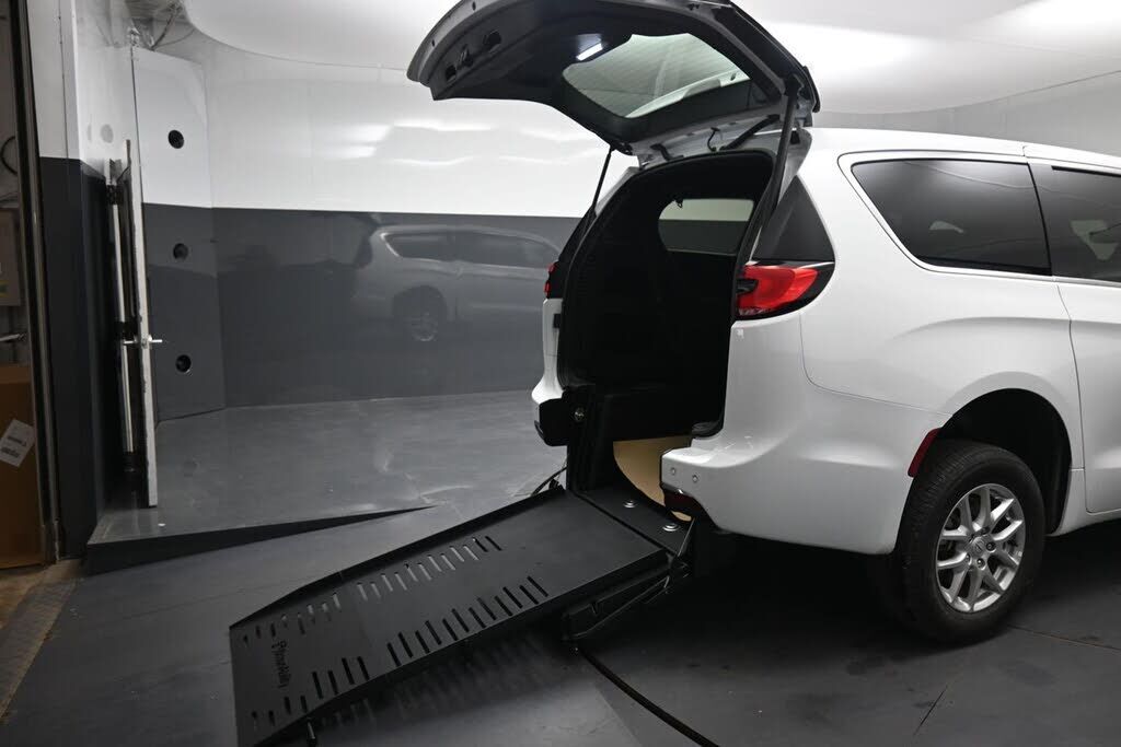 2025 CHRYSLER Pacifica