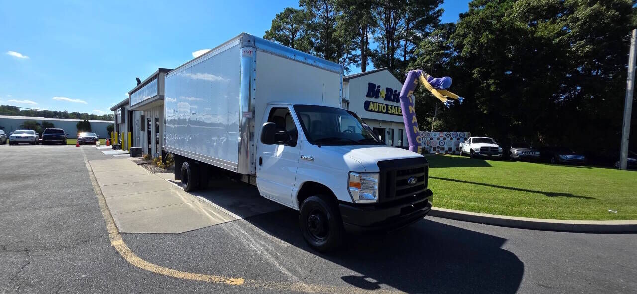 2019 FORD E-450