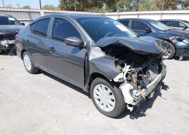 2019 NISSAN Versa