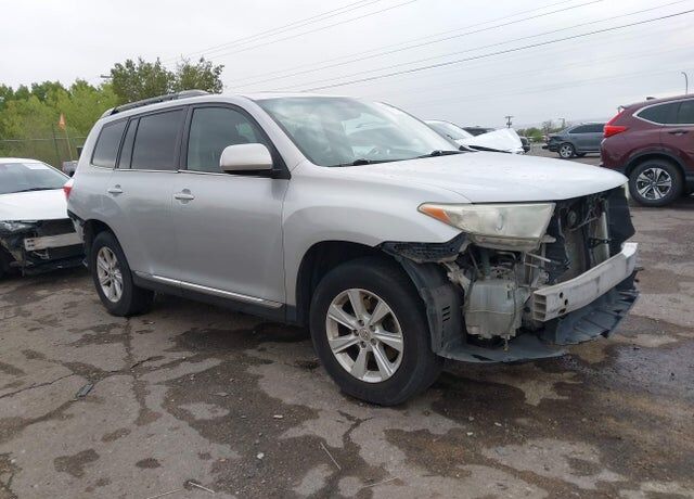 2011 TOYOTA Highlander