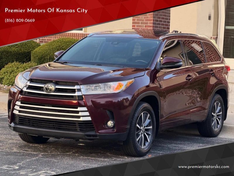 2017 TOYOTA Highlander