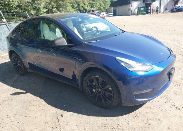 2022 TESLA Model Y