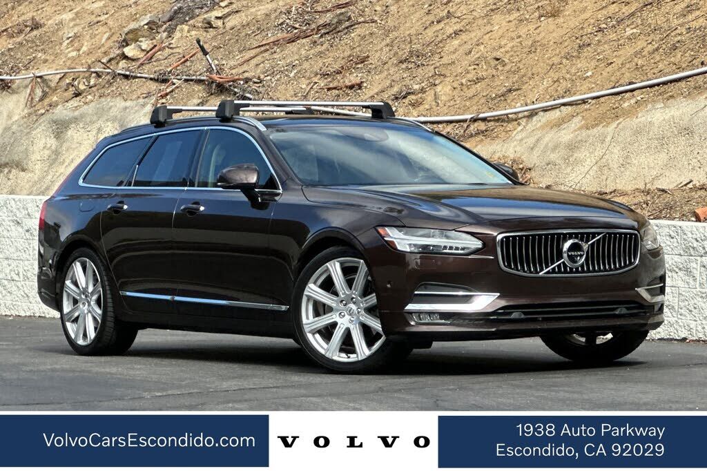 2018 VOLVO V90
