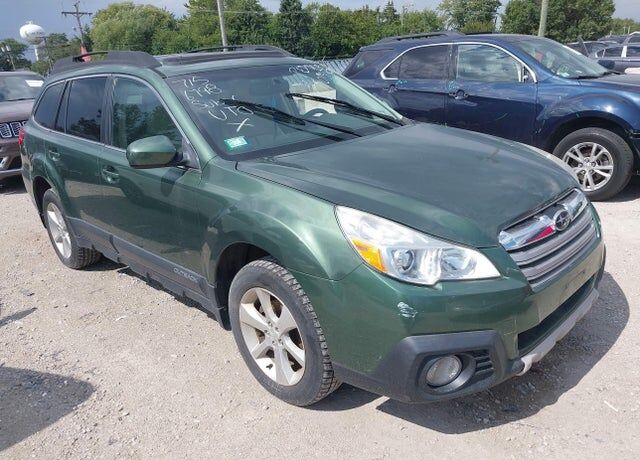 2013 SUBARU Outback