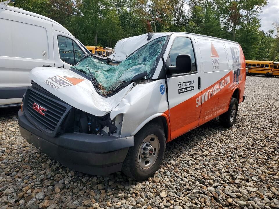 2022 GMC Savana