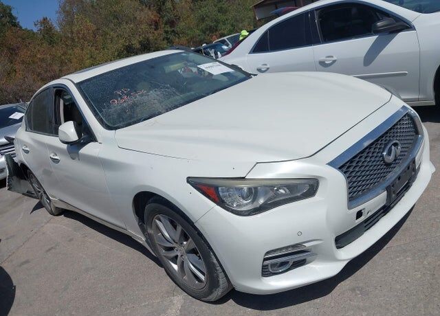 2016 INFINITI Q50