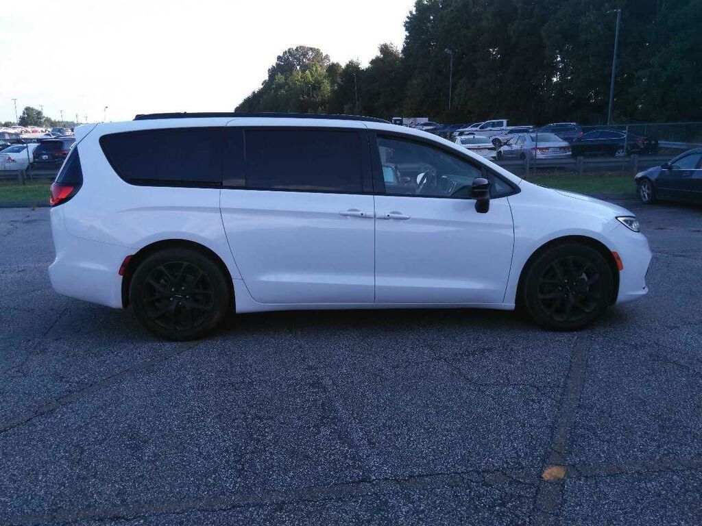 2025 CHRYSLER Pacifica