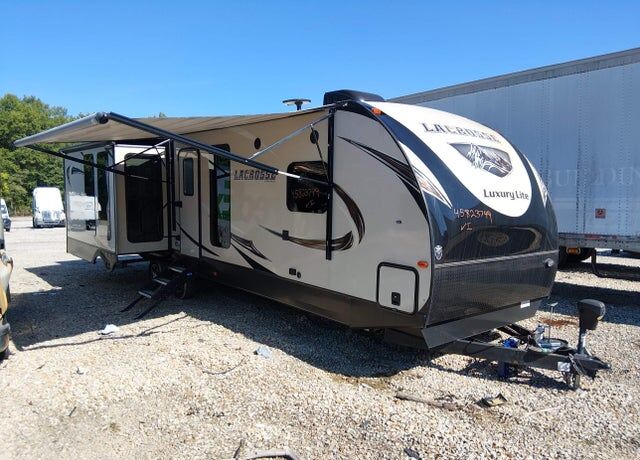 2019 FOREST RIVER Lacrosse Towable
