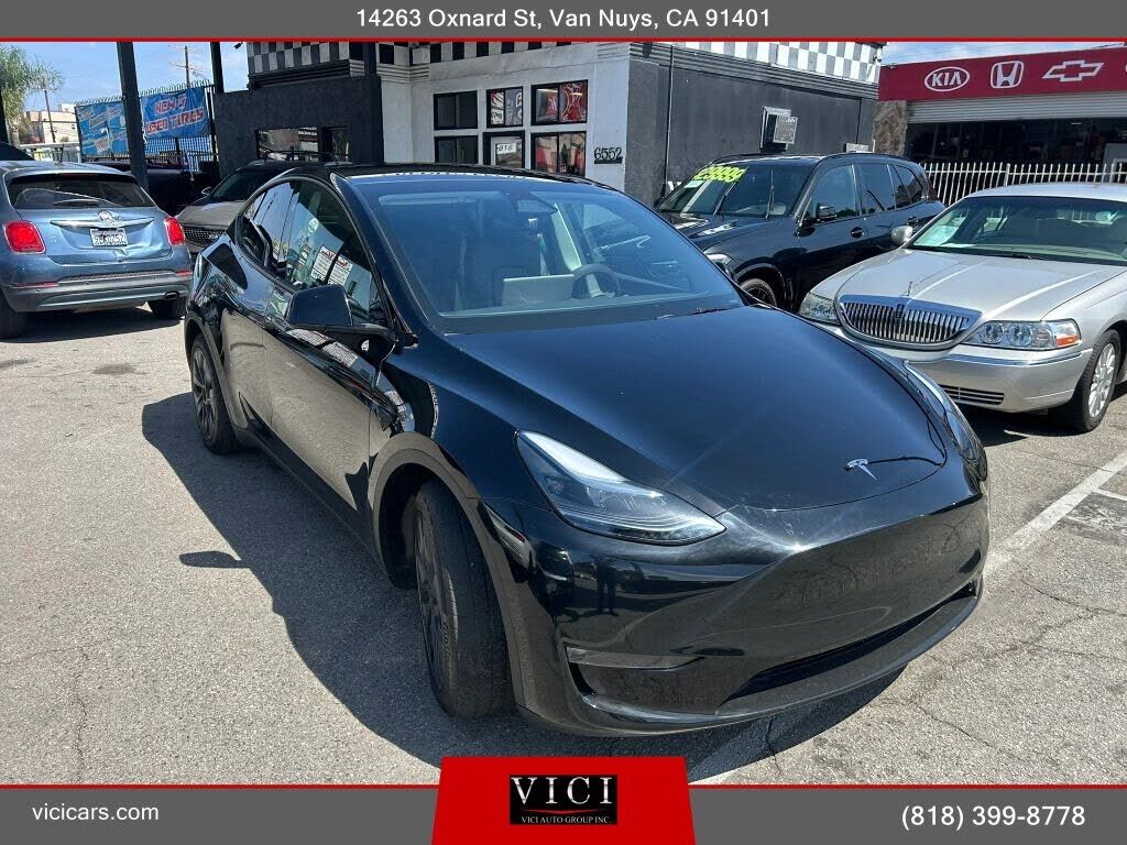 2024 TESLA Model Y