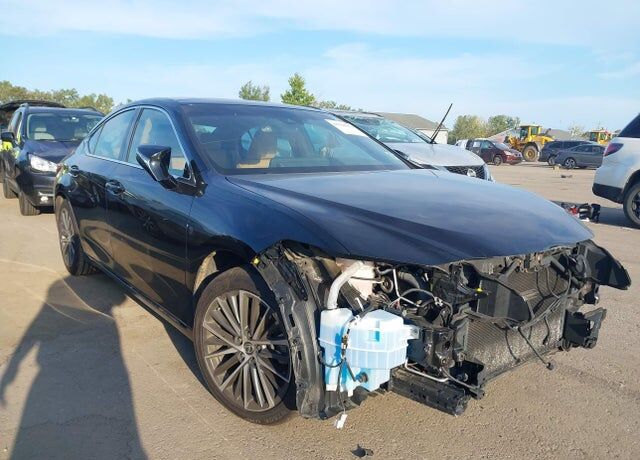 2022 LEXUS ES