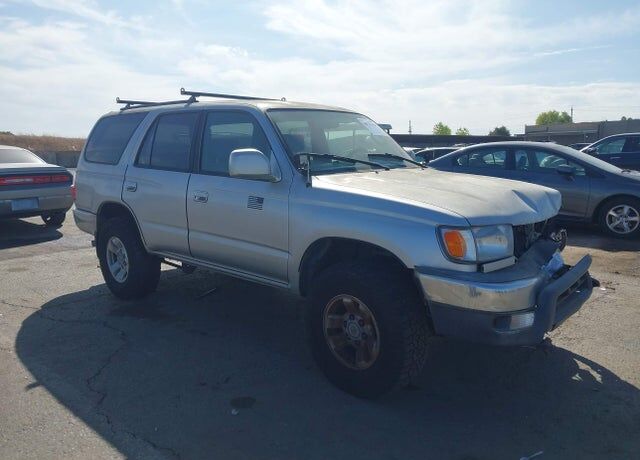 2002 TOYOTA 4-Runner