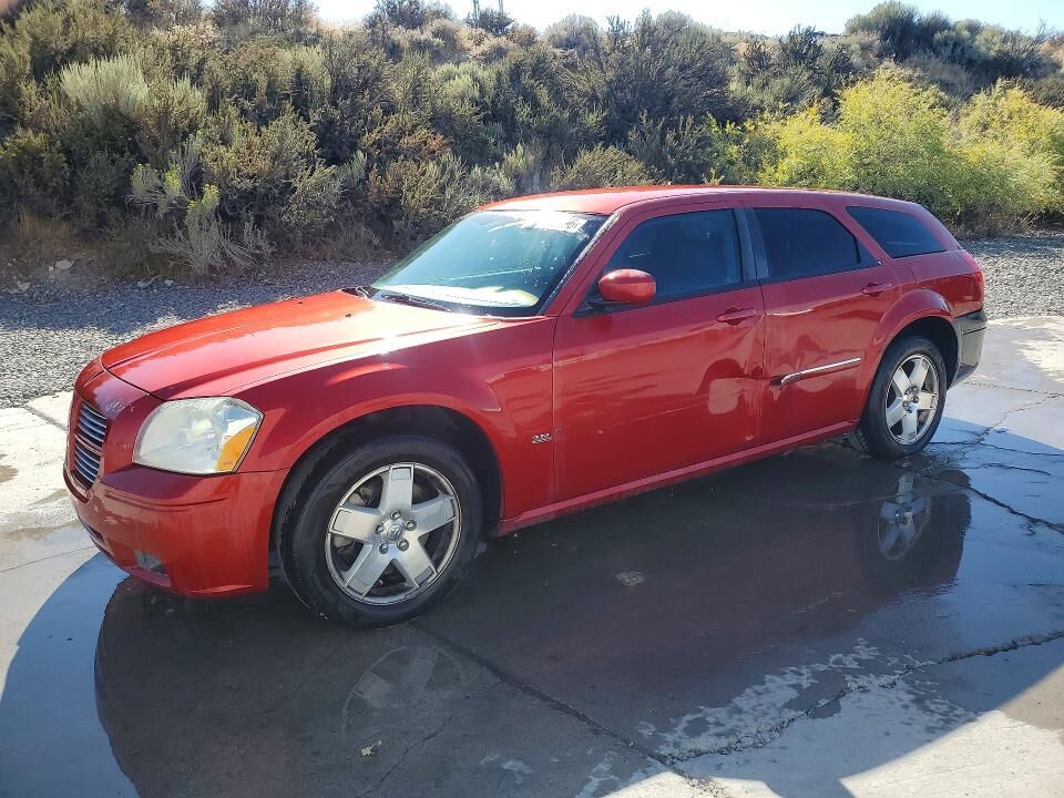 2005 DODGE Magnum