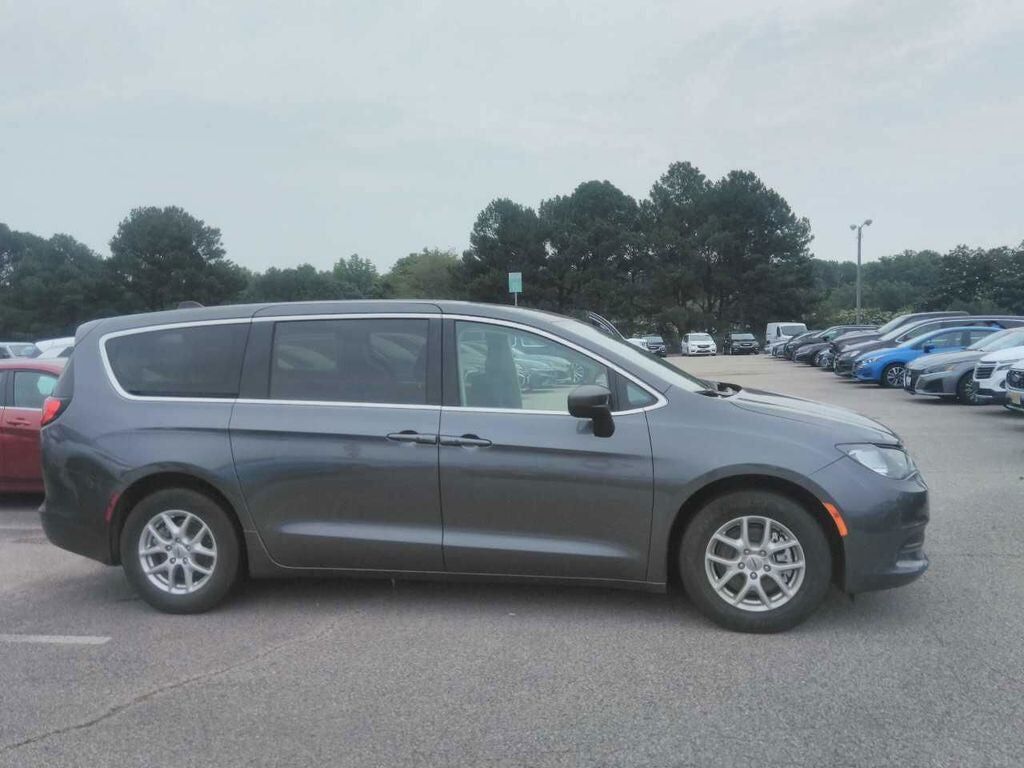 2023 CHRYSLER Voyager